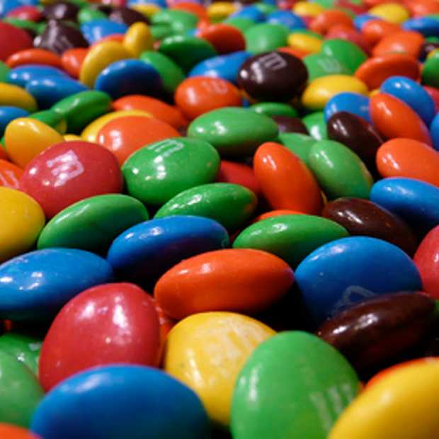 M&M'S Nederland - Vanaf deze week in Pathé De Munt en Pathé Breda: M&M's  Colorworks. Kies je favoriete kleur en vul je beker!