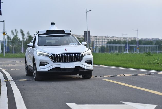 Baidu heeft tien van deze zelfrijdende taxi`s de weg op gestuurd.