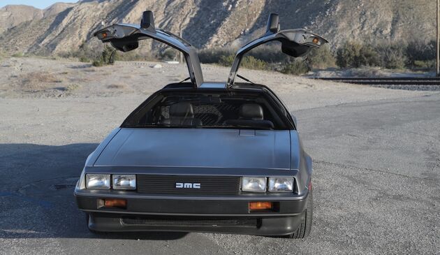 De DeLorean zoals we die allemaal wel kennen uit de eighties.