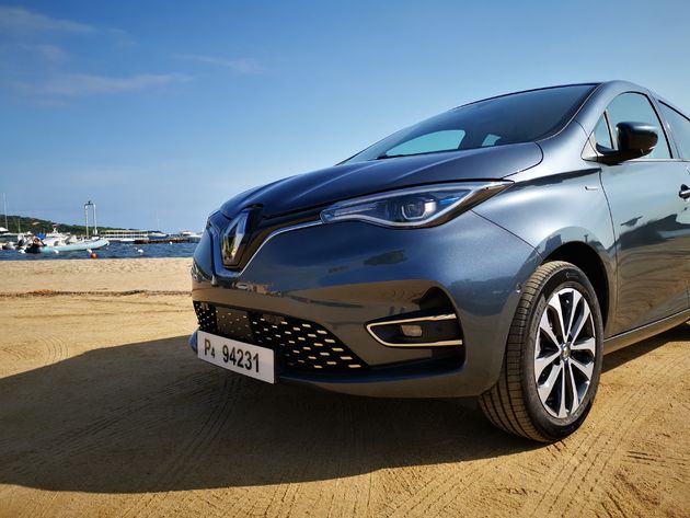 De nieuwe ZOE met een vernieuwde grille en een groter Renault logo