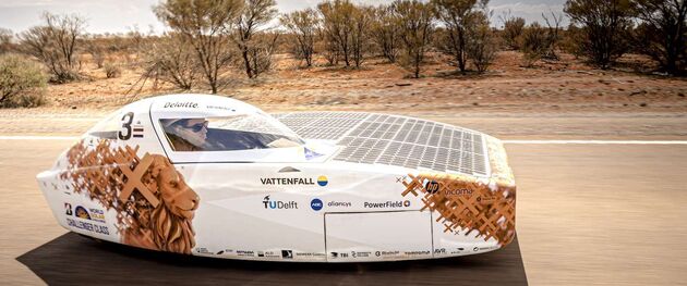 Het Vattenfall Solar Team in actie..